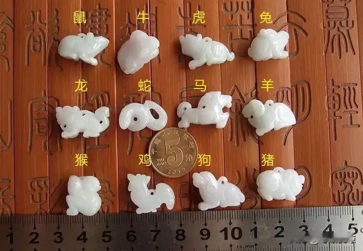  十二生肖民间俗语1.十鼠九巧，十牛九劳2.十兔九灵，十马九奔3.十虎