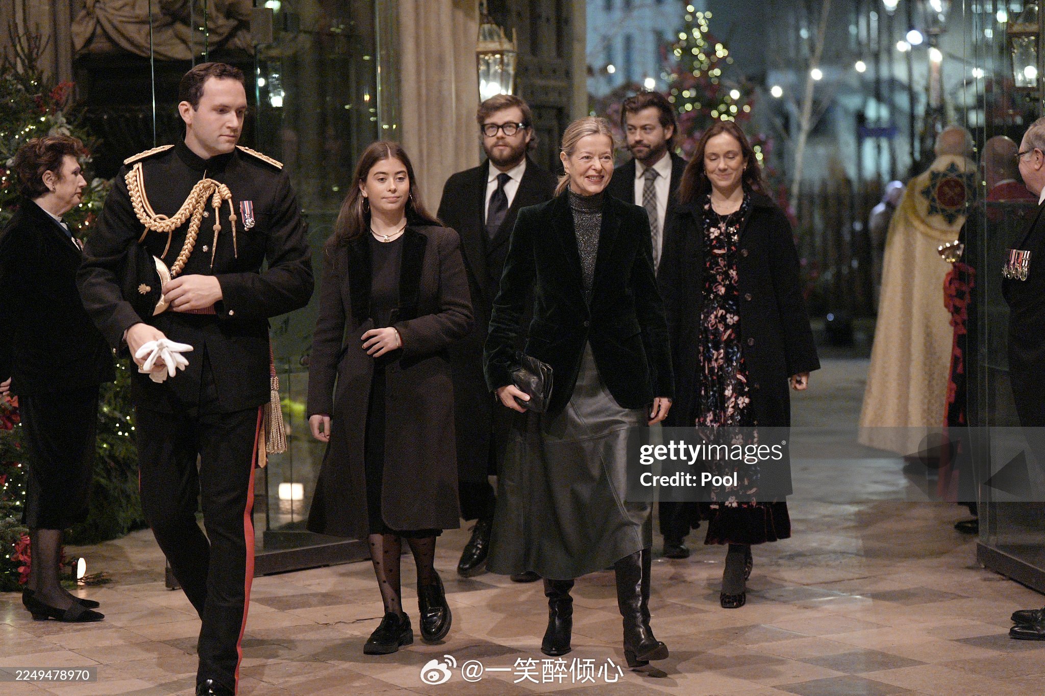 英国王室肯特公爵爱德华王子的女儿LadyHelenTaylor带着她的女