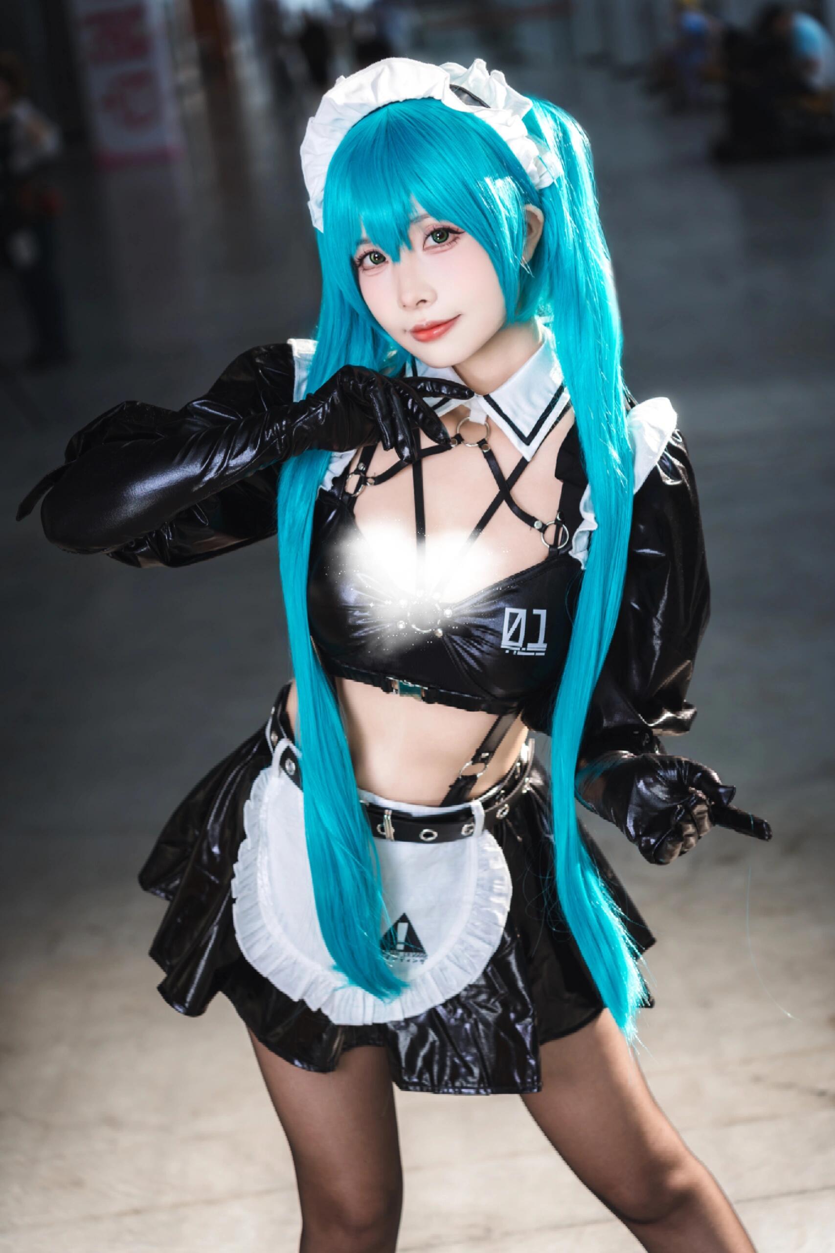 初音战斗女仆cos