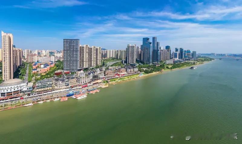 长沙楼市还是挺猛的。在1月到4月长沙楼市小阳春里面，长沙楼市的观沙岭房价维持在