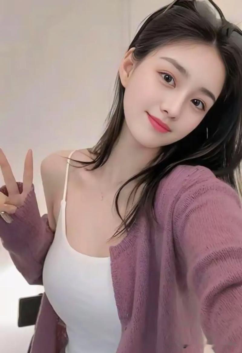 我身边有个女同事，28岁，肤白貌美，条件相当不错。可奇怪的是，她每次恋爱都卡在同