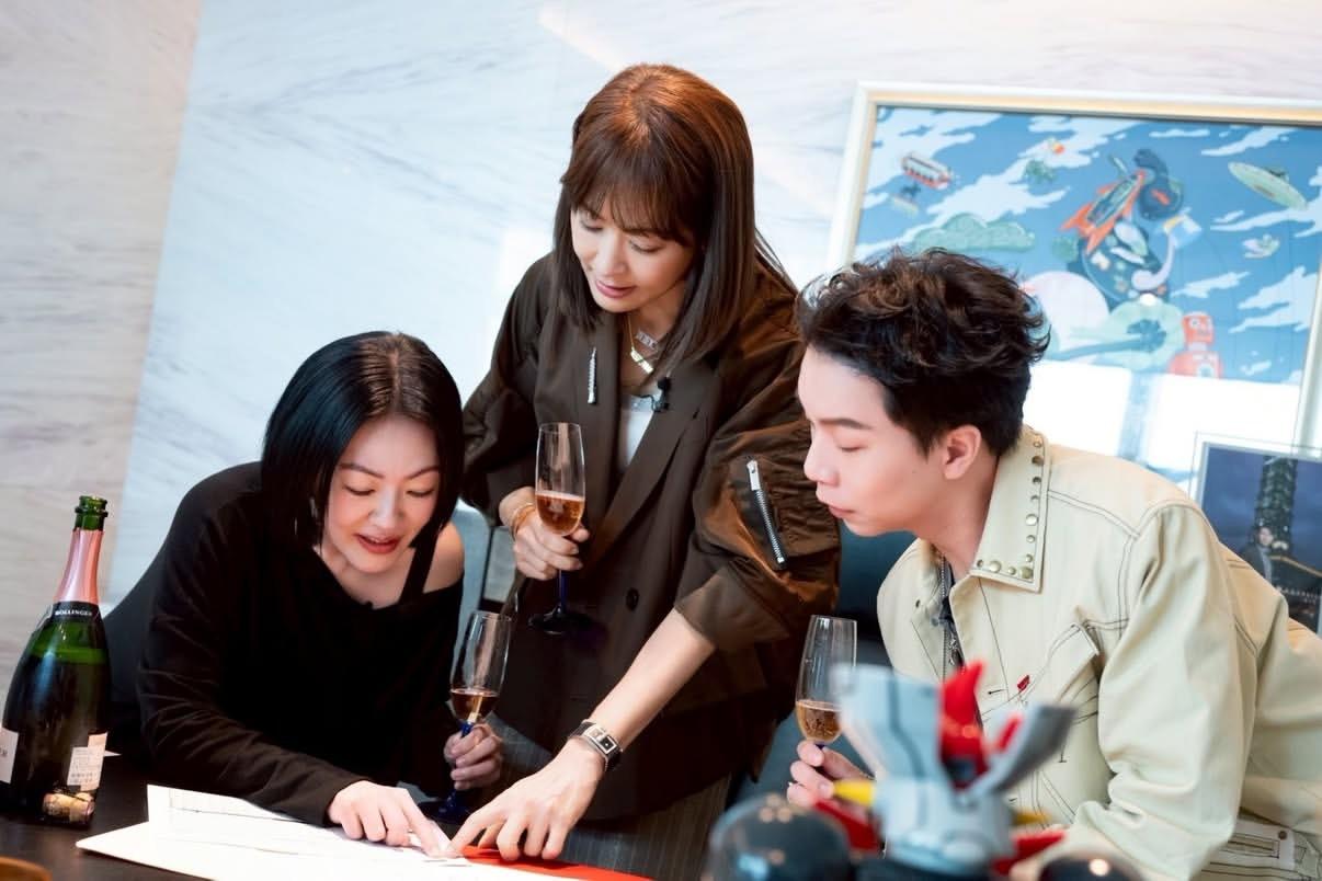 大S去世以后，给两个人的事业造成了巨大的打击，具俊烨和小S如今都处于低迷的状态。