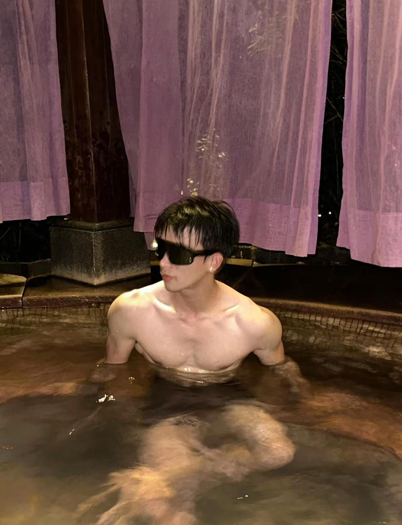 太过于平静却是我多余的担心薄肌腹肌氛围感