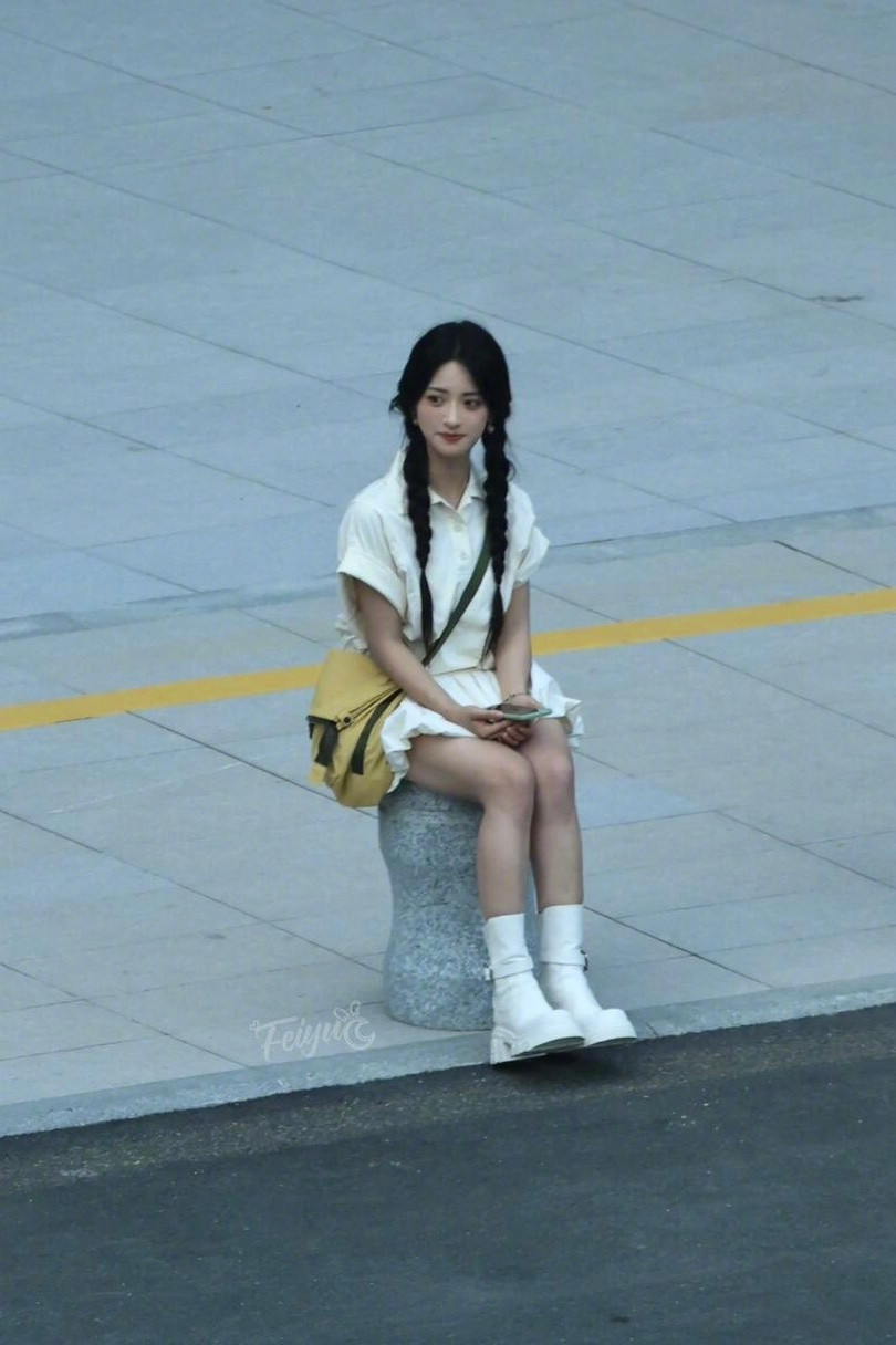 沈月生图！！！真就一小手办吧沈月一直走上坡路吧​​​