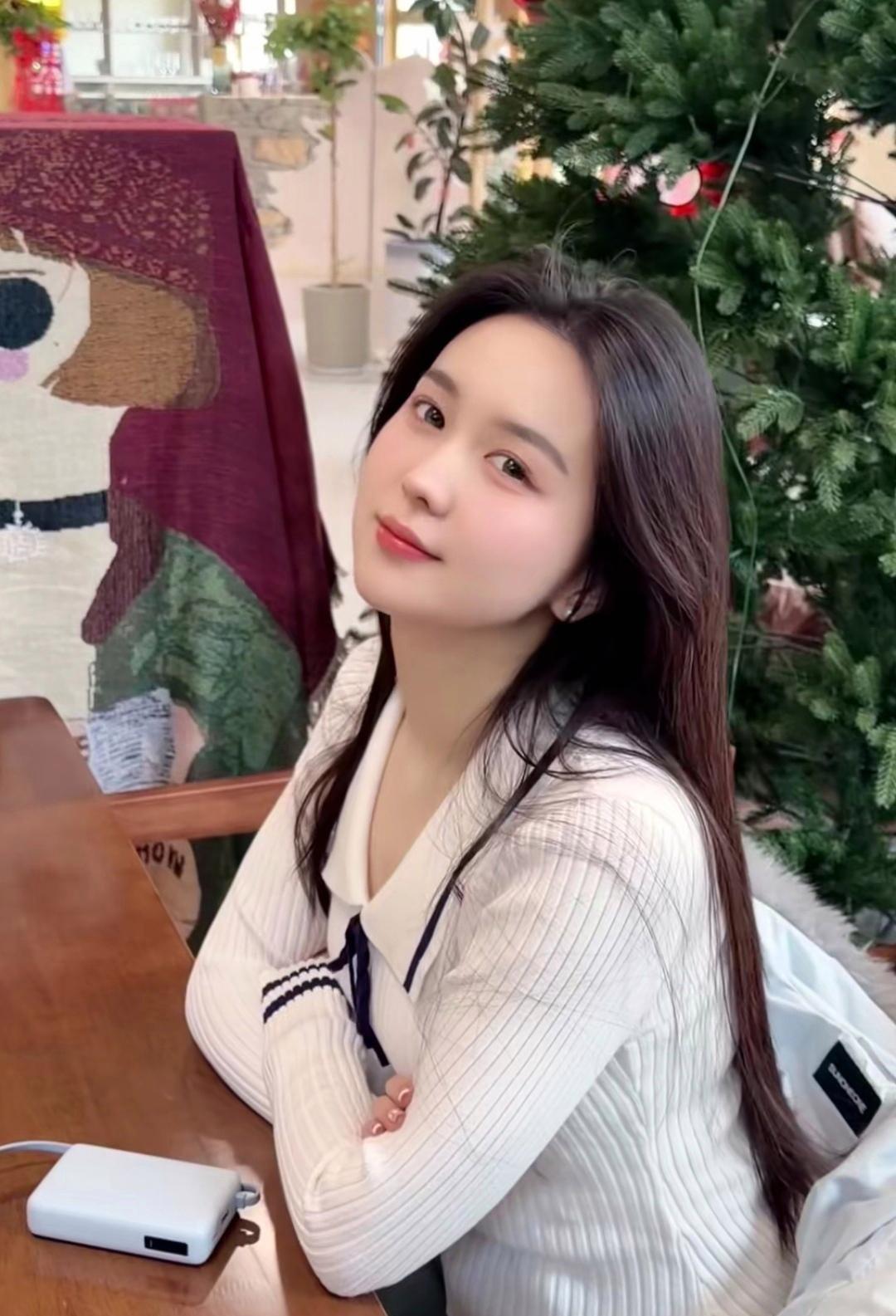 所爱不得，为苦；所得不爱，为孽；人生经常在孽海中遇到苦，纠缠一生！