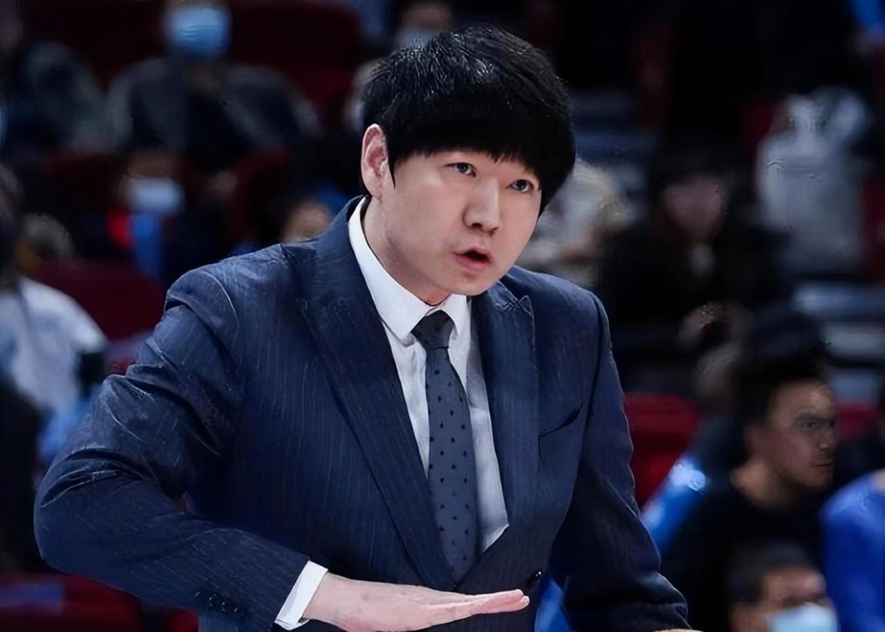 我勒个去！山东男篮邱彪居然把首轮第14顺位签直接送给南京同曦，自己转头走青训路线