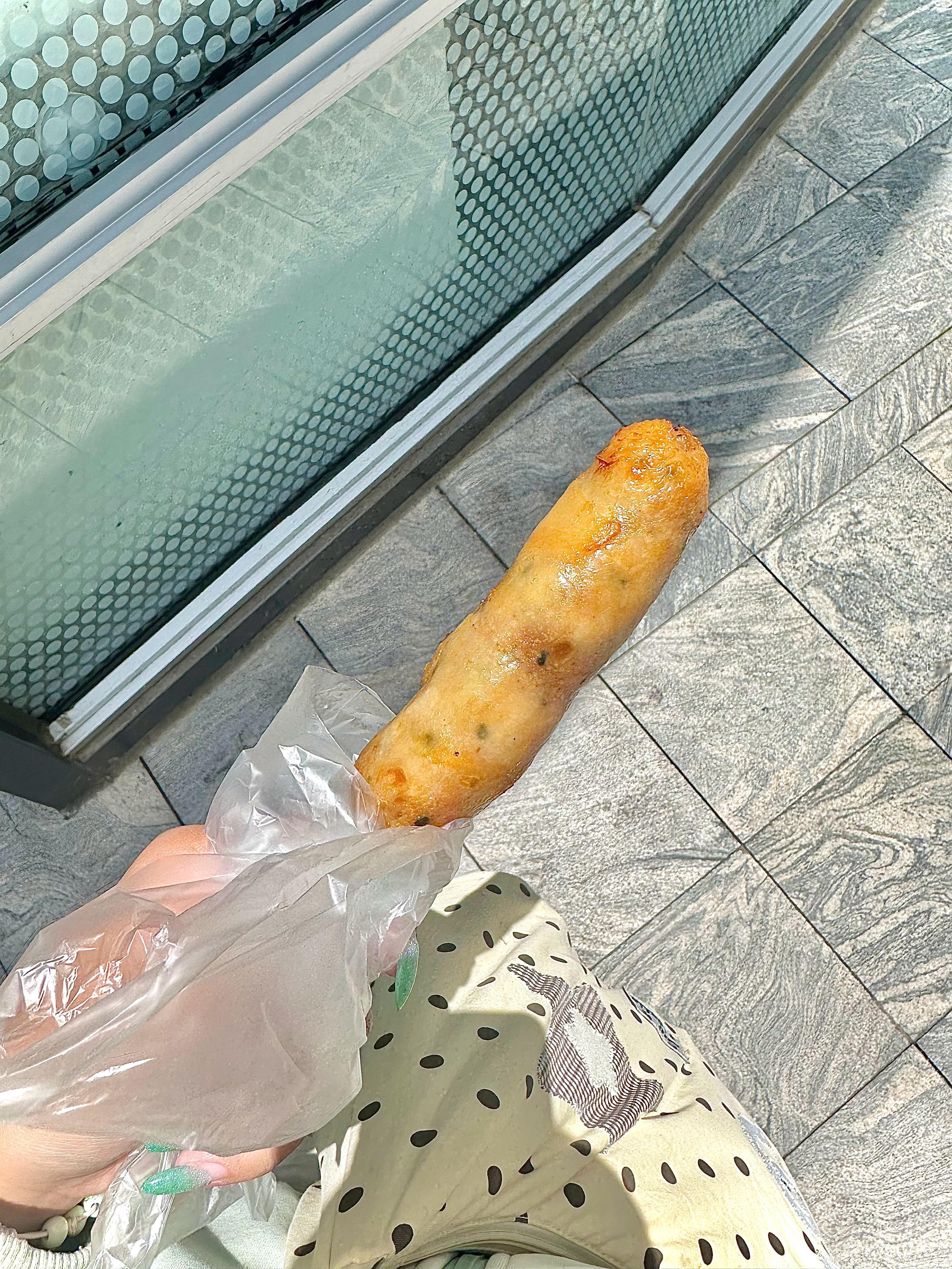 可以用两根烤肠勾引到笑呵呵吗