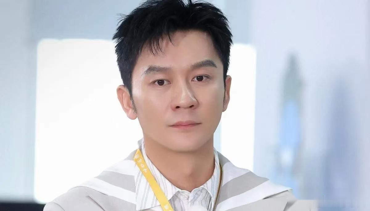 娱乐圈又曝猛料，这次真的藏太深了！6月12日，一条消息炸翻全网——李晨妹妹不仅