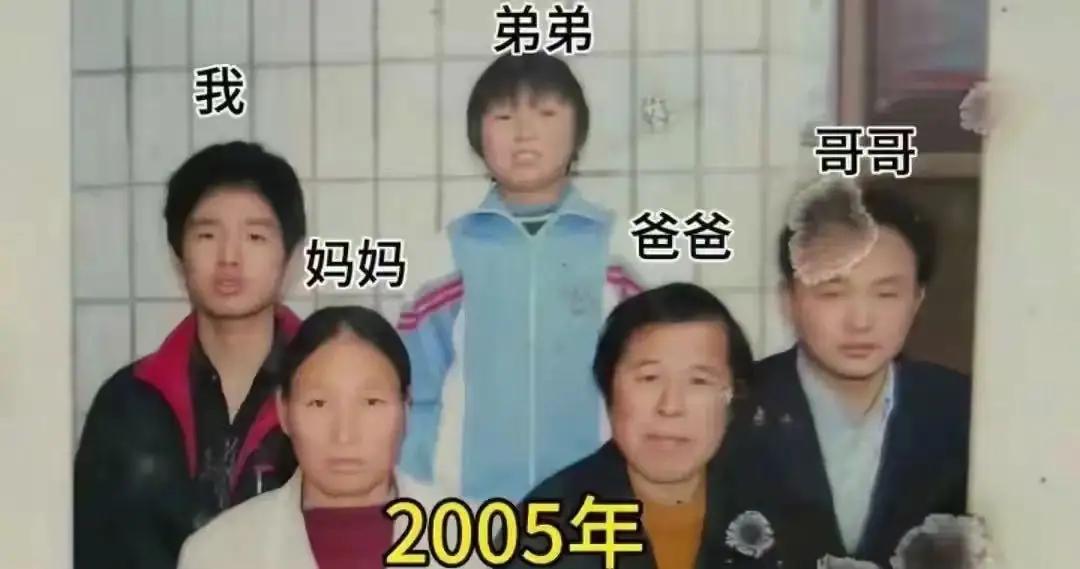 哥走后我替他养娃3年，跪在坟前我终于敢说：我撑不住了河南驻马店的山岗坟地，35