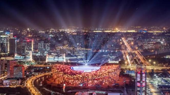 拆除“鸟巢”？2003年开工的鸟巢，耗资22.67亿，位于北京的黄金地段，每年的