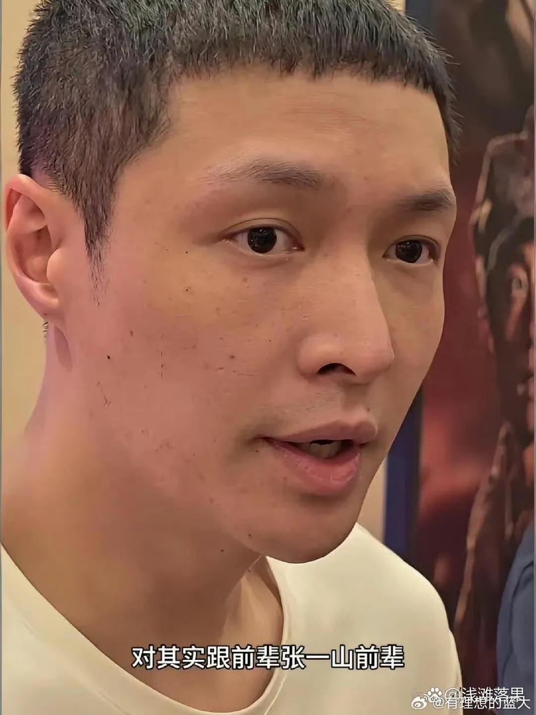 张艺兴不化妆，完完全全像换了一个人似的，压根跟帅不沾边张艺兴帅张艺兴大舞台娱乐