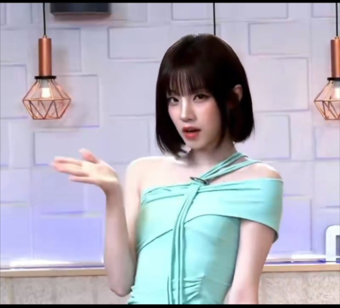 宋雨琦你好会摄人心魄呀…