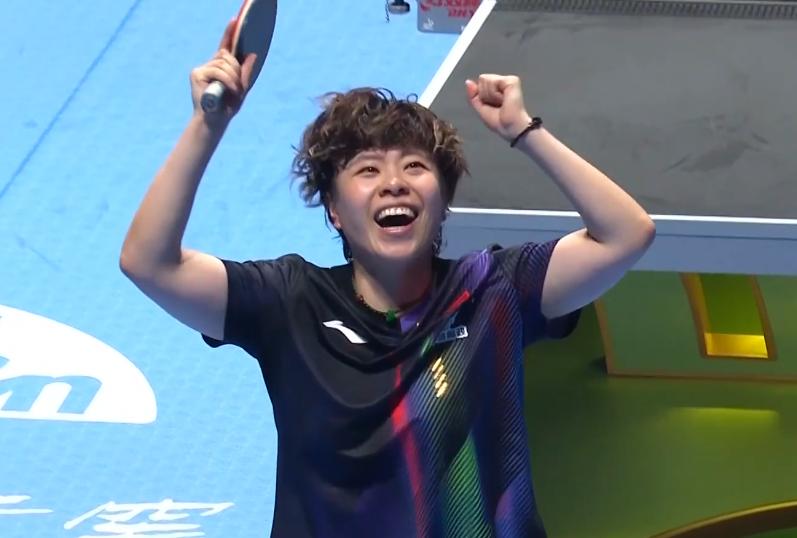 王艺迪4-1张本美和，闯进世界杯8强。17岁的张本美和在上月的重庆冠军赛上拿了