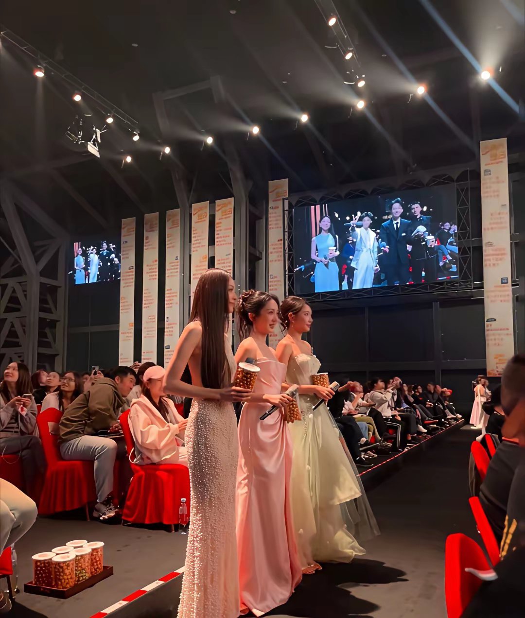 娜扎真的瘦到不像真人了