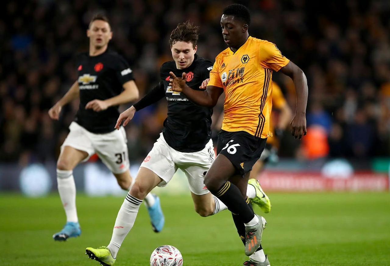 两连胜！利兹联积39分，比倒三多了9分，基本稳稳上岸！英超第32轮，2-1力克曼