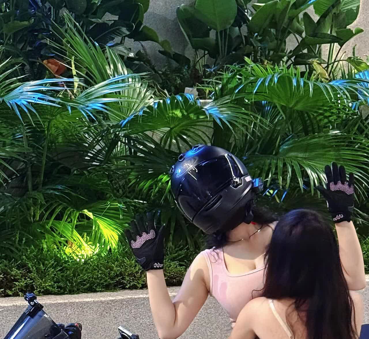拜托，伤害女人的事我办不到。