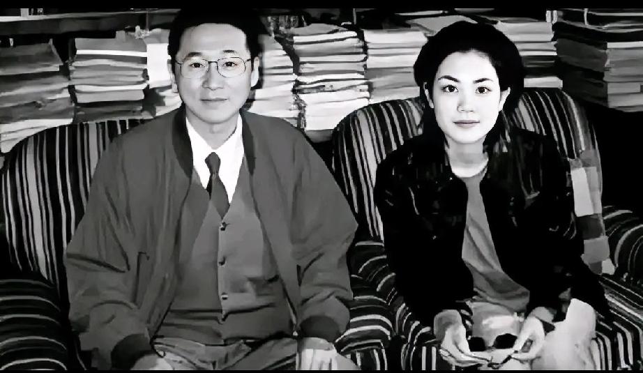 李敖以毒舌著称，他批评起人来毫不客气。他说王菲的高冷，是因为肚子里没有墨水，本