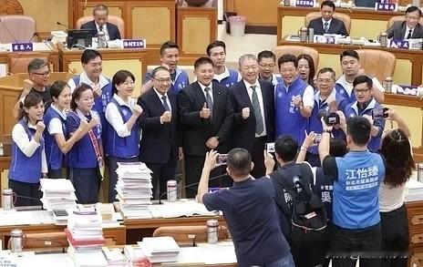 国民党宜兰县长参选人吴宗宪曾是新北是法制局长，他今（31日）回到新北“娘家”，与