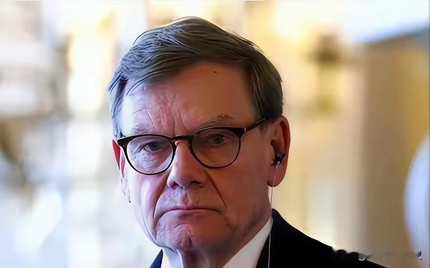 最近中德在稀土问题上的较量，远不只是买卖谈不拢那么简单。德国财政部长克林拜尔刚刚