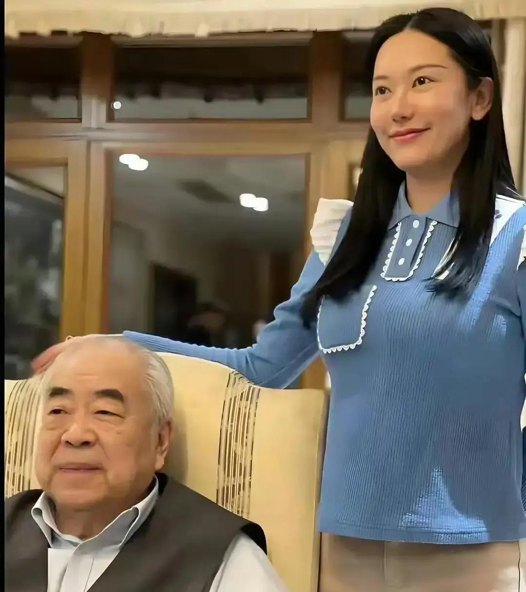 87岁的书画泰斗范曾这回可真下狠心了，直接甩出声明，跟大女儿范晓蕙和继子范仲达一