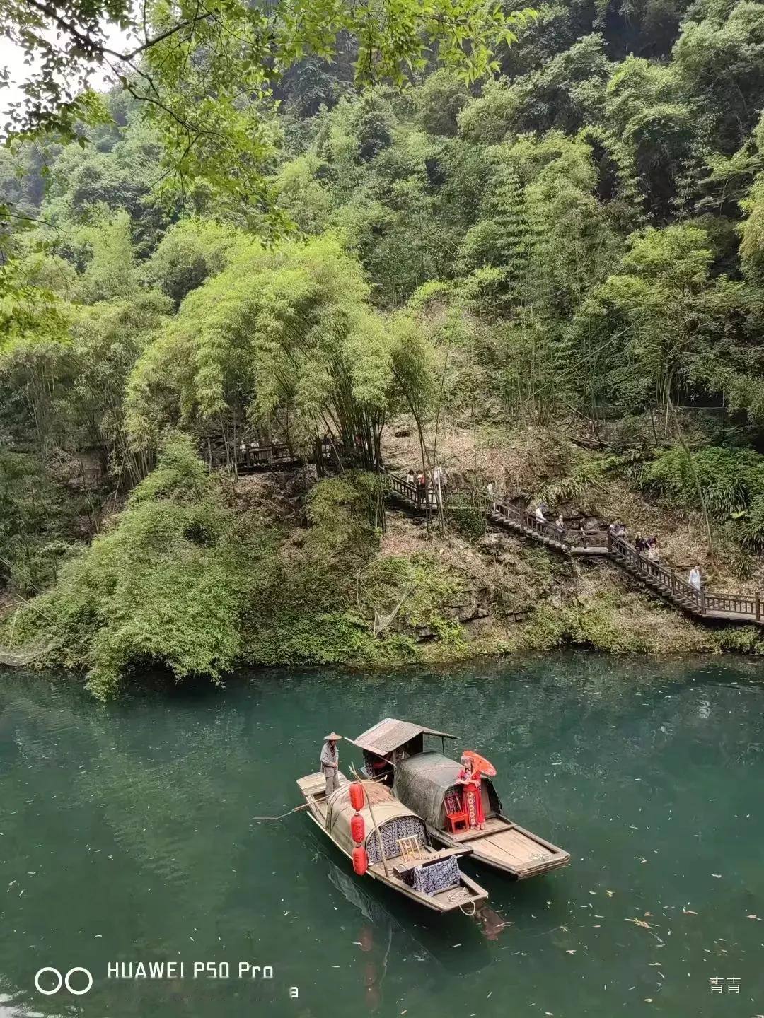 宜昌的三峡人家景区好玩吗三峡人家景区是一个精华景点，我是去年五月份去的，景区很大