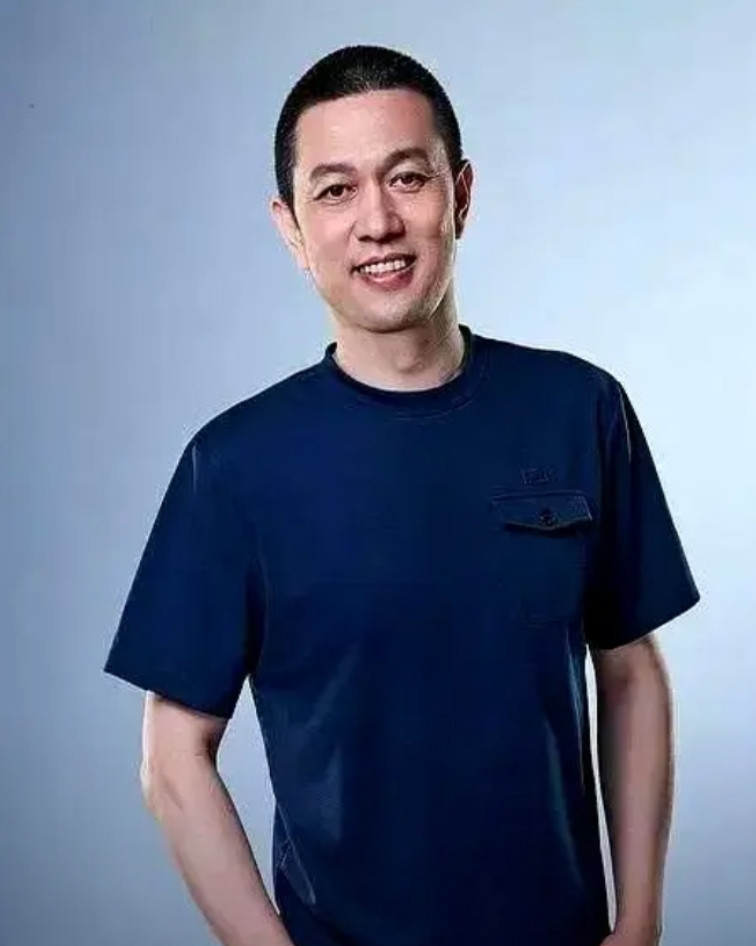 我怀疑过换电站太烧钱，也怀疑过电池标准难统一。实在没想到，宁德时代一句话，直