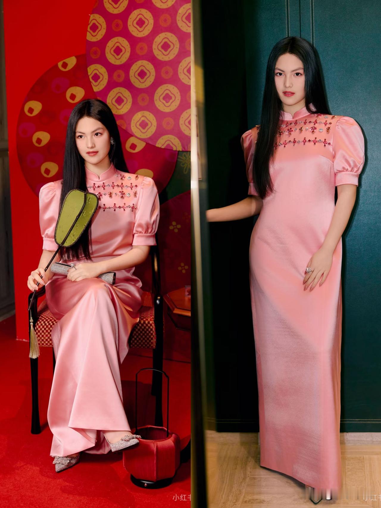 王诗龄造型一出来，真是瞬间坐不住了！好美啊，五官长得都很标志很好看，尤其是眉