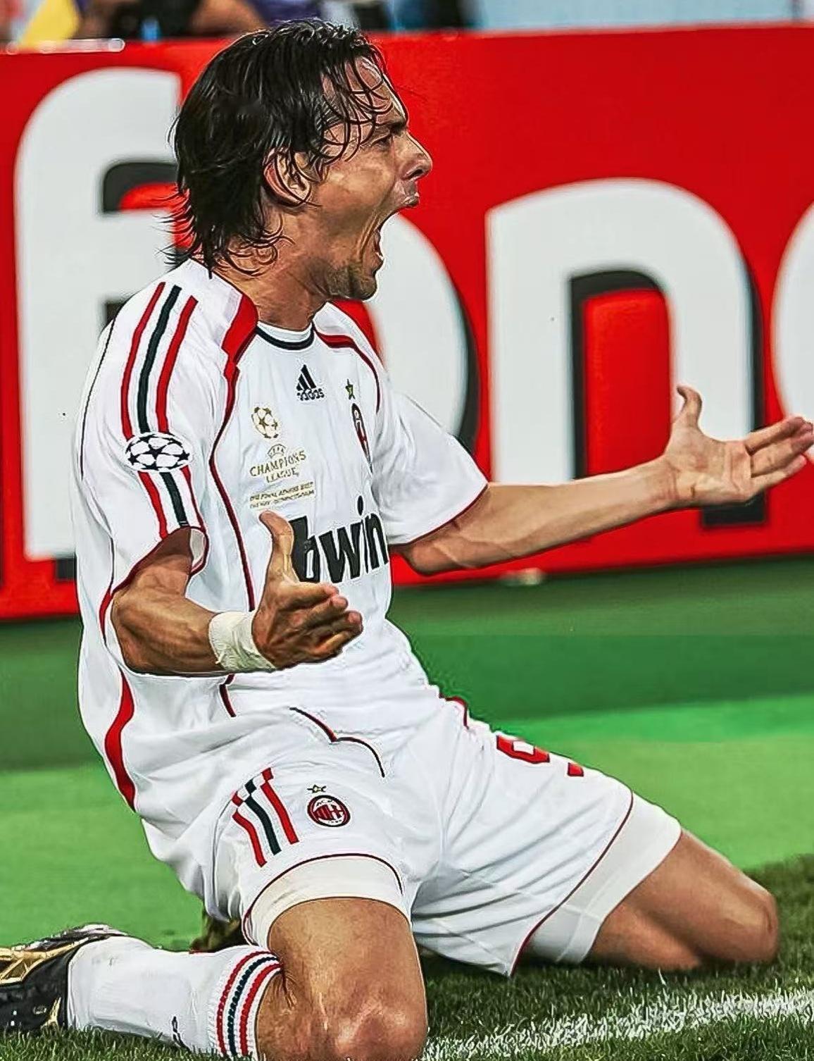 盘点米兰队史最佳本土阵容442：主力阵容门将：罗西后卫：马尔蒂尼、巴雷西、