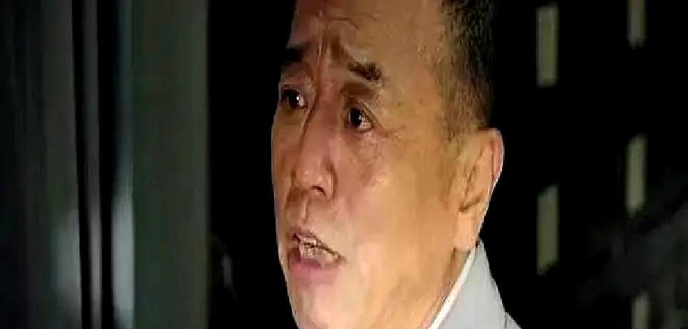 70岁演47岁，观众炸锅了央视八套正播《人民的选择》，佟瑞欣60岁扮52岁