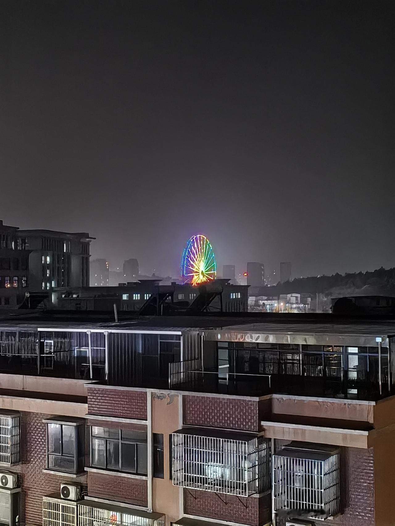 岳飞为什么斗不过秦桧呢?岳飞是“精忠报国”的铁血战神，背上刺着誓言，手握沥泉枪