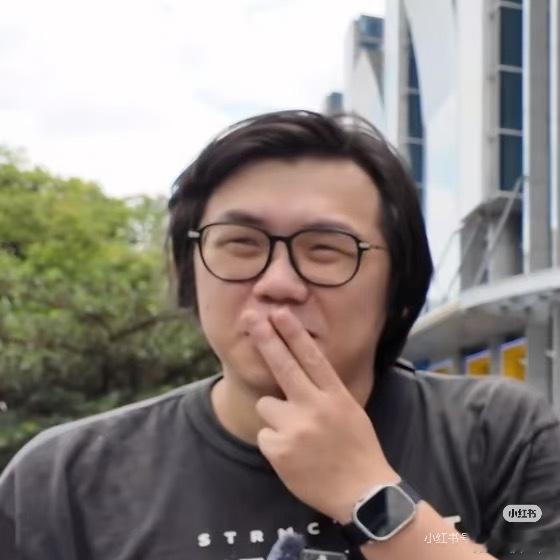 笑了，提离职以后HR来谈话，聊到我的base涨幅以后，问我：你新公司还招HR吗？