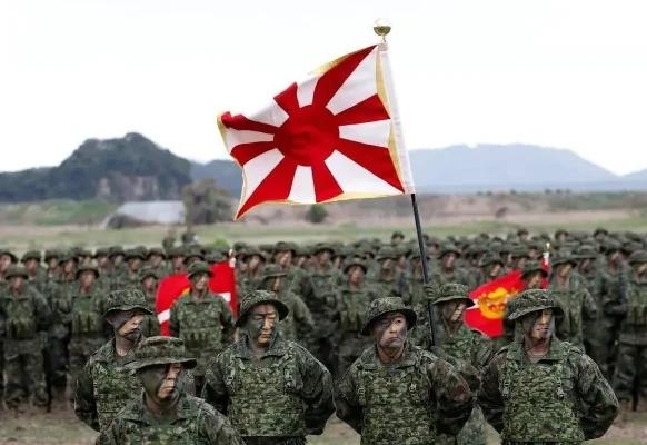 日本彻底疯了？很多人以为东京是在以卵击石，错了！真相是，日本正在复刻当年偷袭珍珠