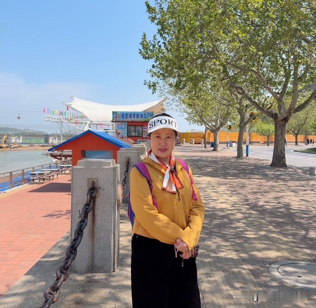 我今年61岁，退休金是2774元，十年前，我在辽宁省抚顺市的矿务局集体企业退休