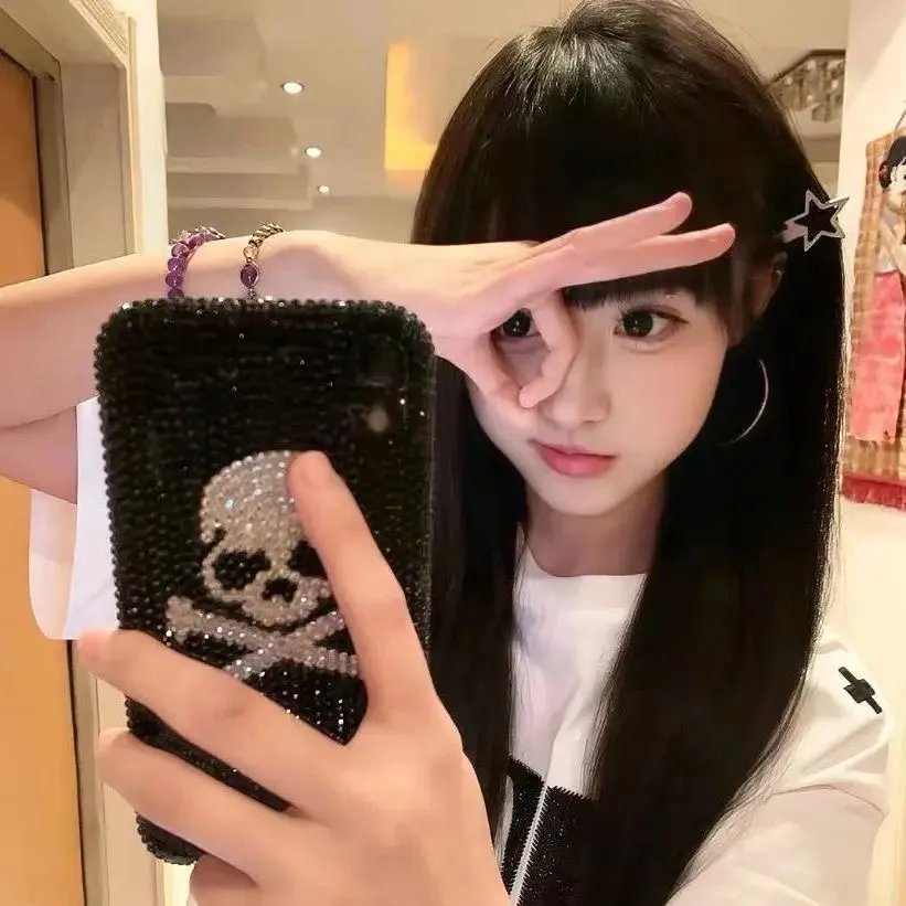 𝙒𝙚𝘾𝙝𝙖𝙩|女生头像搞怪/Ins/发癫/女生头像/