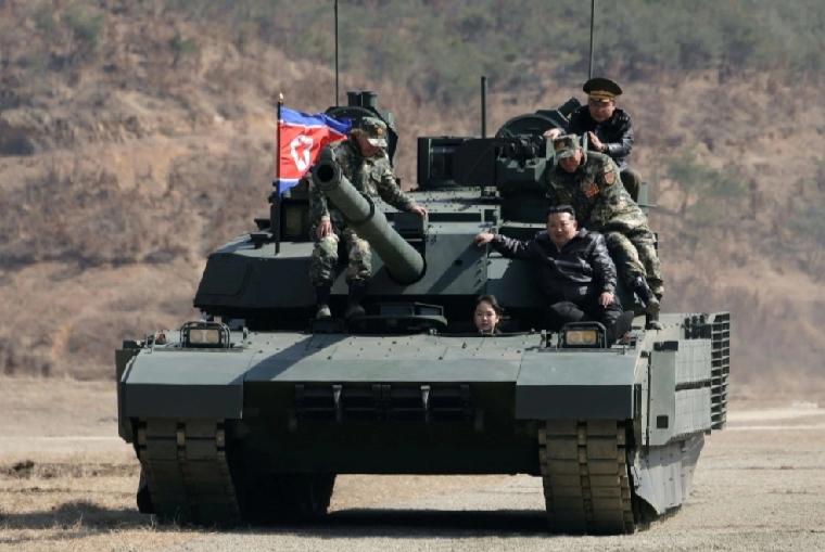 朝鲜领袖金正恩周四（19日）到访朝鲜人民军首都防御军直属平壤第60训练基地，视察