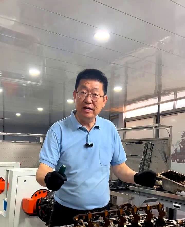 我不认可4S店的保养周期，因为它过于死板。这是一辆20万公里的宝马，几乎