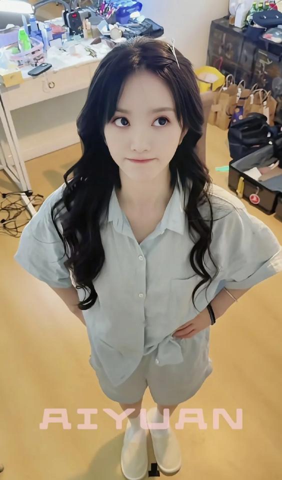 田曦薇美图分享3甜妹笑容田曦薇田曦薇红裙造型田曦薇看秀造型田曦薇演技田曦
