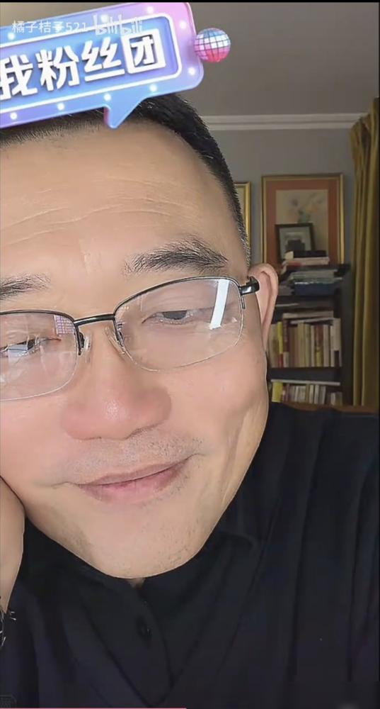 新团队不让挂车，直播被平台彻底封杀？郑好年度首播就翻车，真是把自己的路走绝了。