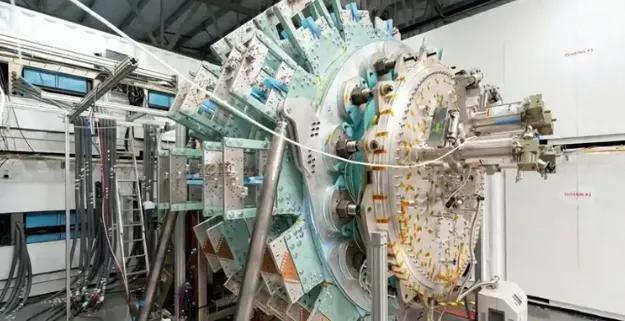 2026年刚开年，加拿大一群“科学狂人”直接掀了核聚变的牌桌！不用天价超导磁体，