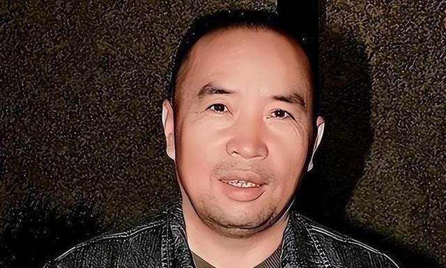 1999年,专案组抓捕赖昌星,没想到有人做内鬼通知赖昌星逃到加拿大,经排查,这个