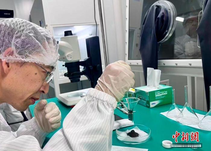 11月25日，据央视新闻客户端报道，昨天，中国🇨🇳科学家发现，嫦娥六号样品的