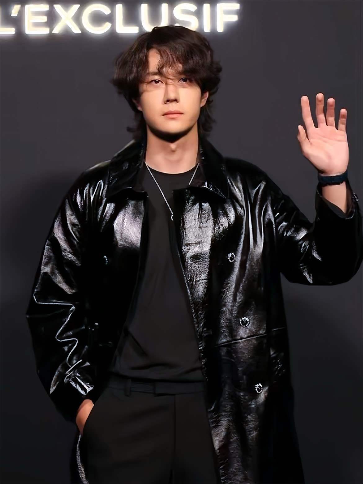 香奈儿蔚蓝之夜明星阵容王一博，当酷盖加上神秘感氛围，被帅到垂直入坑只需一秒钟！
