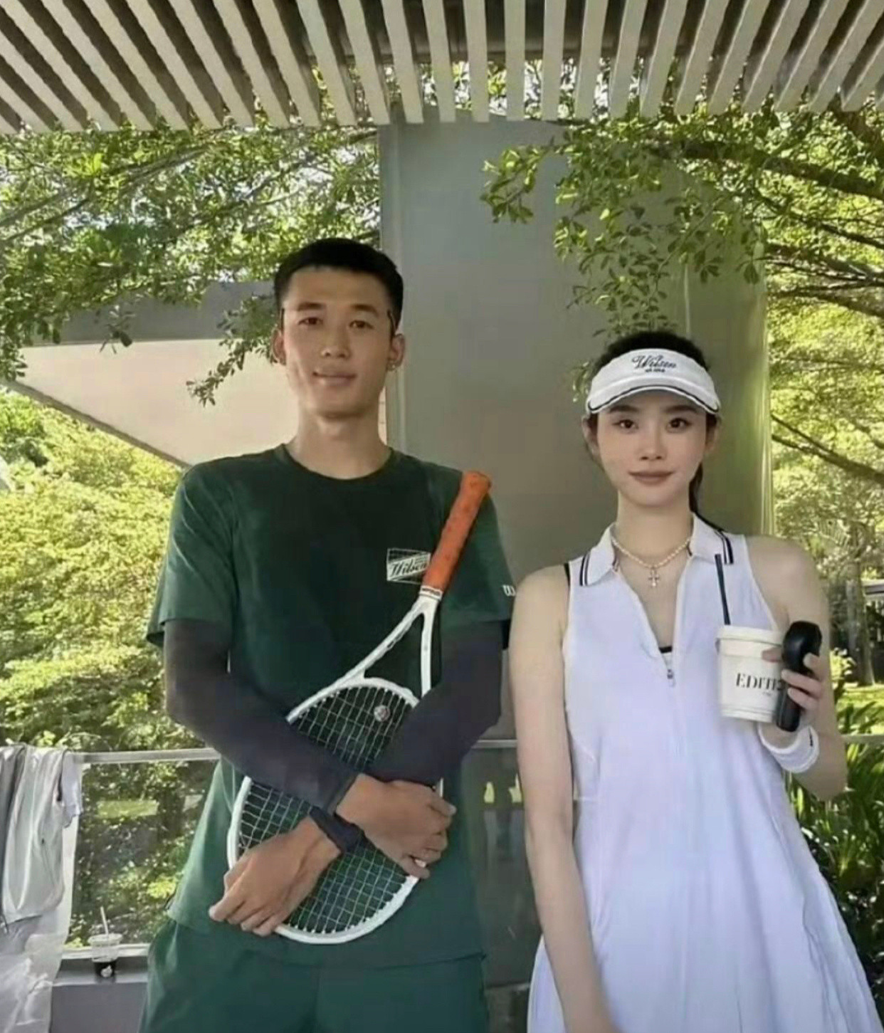 奚梦瑶虽然照片看起来一般，但真人真的很惊艳！