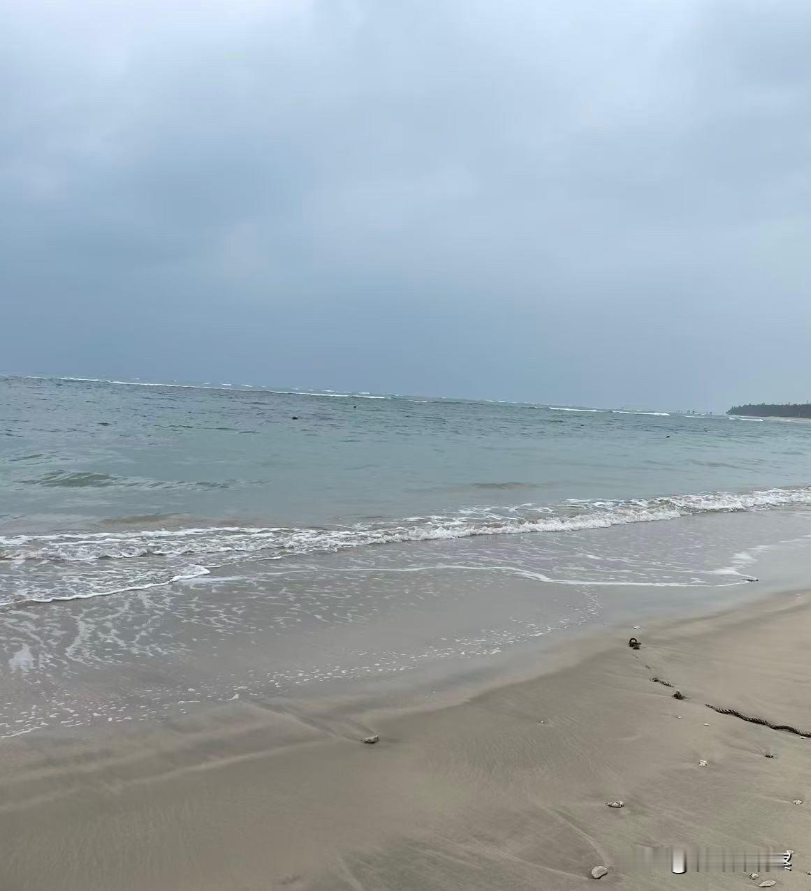 要用智慧战胜美国，而不是冲动加仇恨。我们和美国，既不是朋友，也不是敌人，而是，