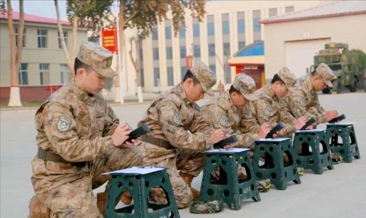 预备役证书开始颁发了。你懂的！刚看到官方消息，预备役人员真的要统一换发新证件了