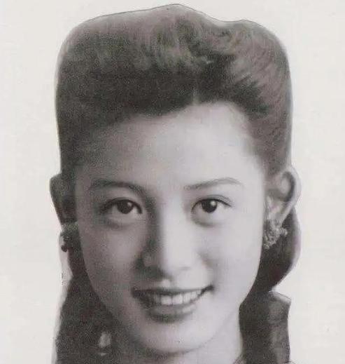 1937年，马步芳娶女红军黄光秀为妾。黄光秀找借口要换伙夫，新伙夫却是她的同袍张
