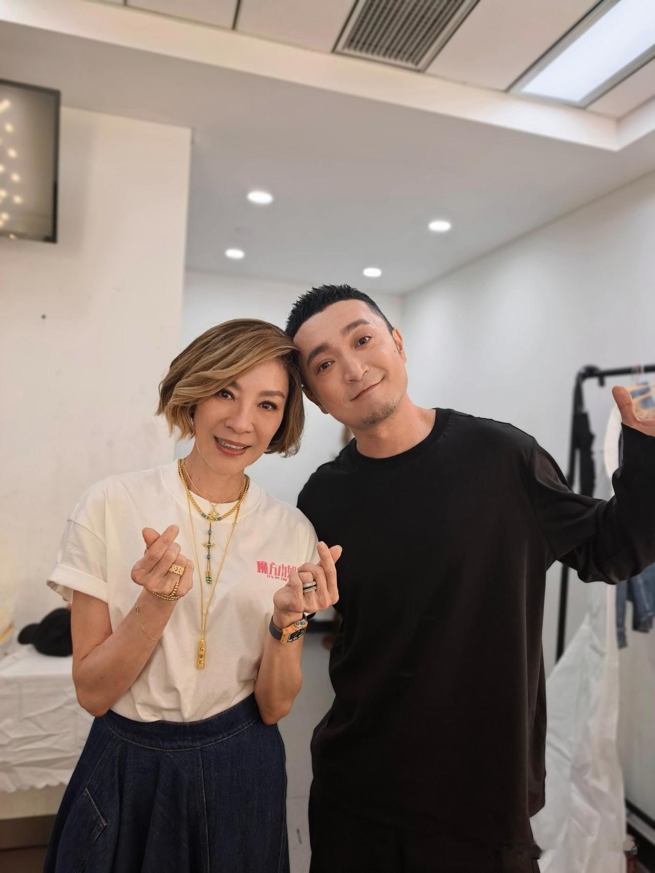6月14日，央视主持人尼格买提更新工作动态，并配文“我不是个爱显摆的人”。小