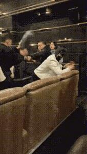 本以为已经剧终，没想到又起了高潮