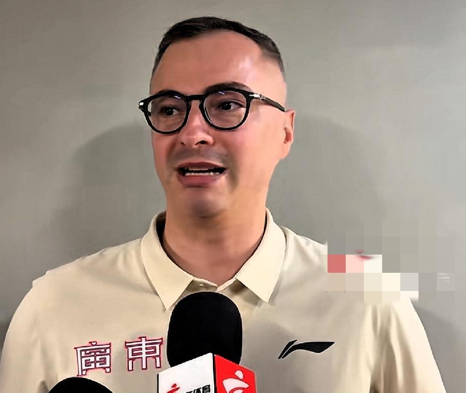 昨天，CBA季前赛广东男篮68-74不敌山东。赛后，主教练亚科夫列维奇在接受媒体