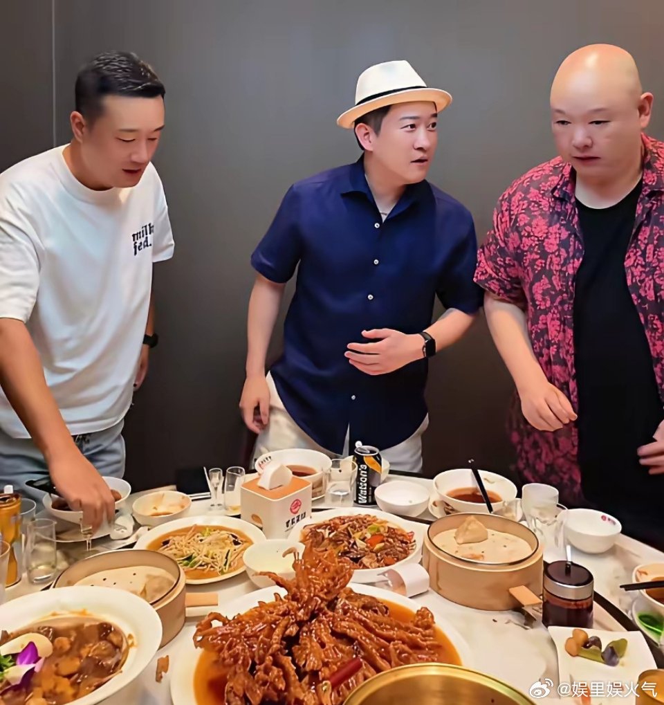 曹云金疯了？直播刚赚俩钱，扭头就在北京王四营砸下一条美食街。他可不是只开个小馆子
